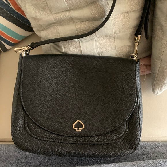 Black Kate Spade purse. Used, in excellent condition. Barely any wear or tear. - Picture 2 of 7